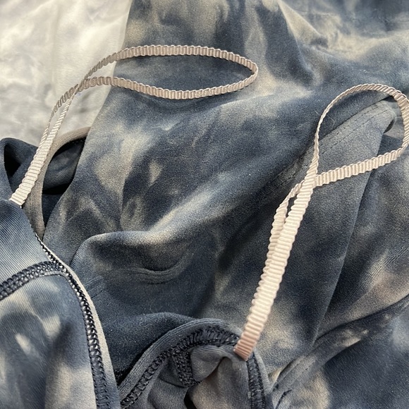 Lululemon Align T-Shirt Diamond Dye Lunar Rock True Navy Size 8 - Picture 15 of 15